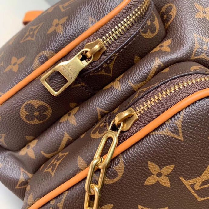 LOV - Luxurious Totes - 1877