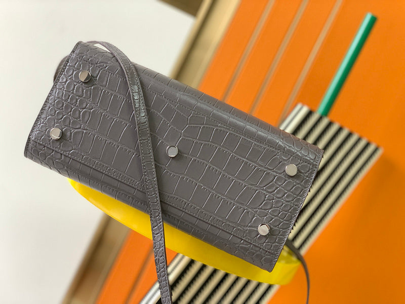 Luxurious Totes - Latest - 8189