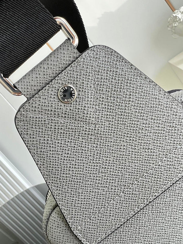 LOV - Luxurious Totes - 1030
