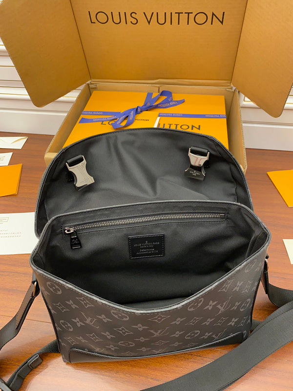 LOV - Luxurious Totes - 1567