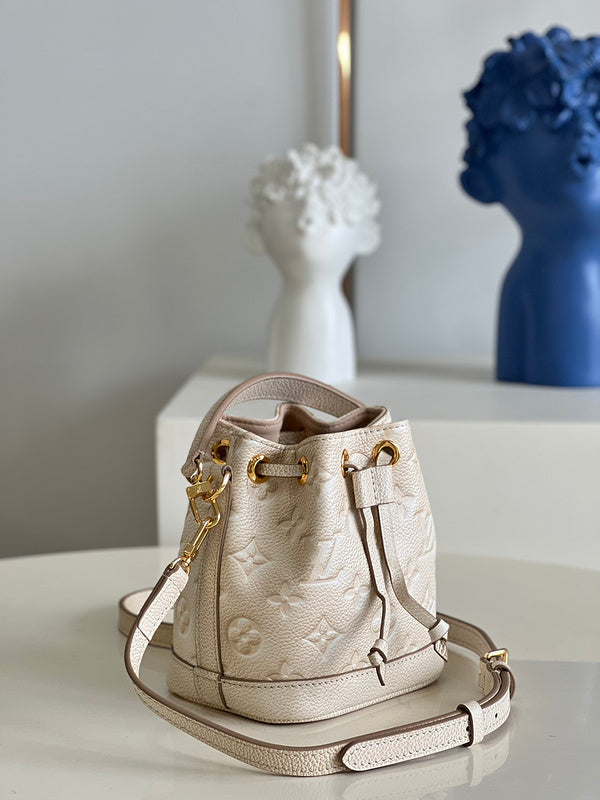 LOV - Luxurious Totes - 1323
