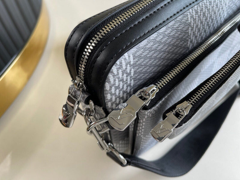 LOV - Luxurious Totes - 2517