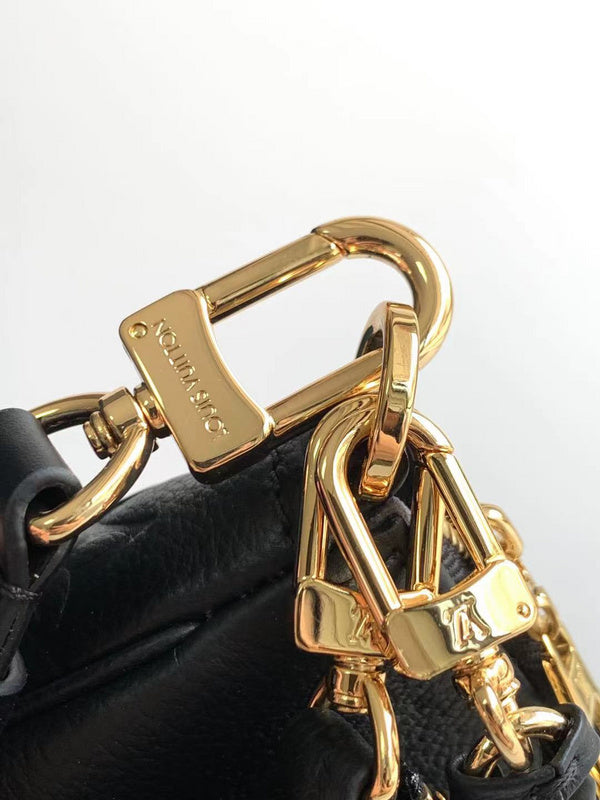 LOV - Luxurious Totes - 1303