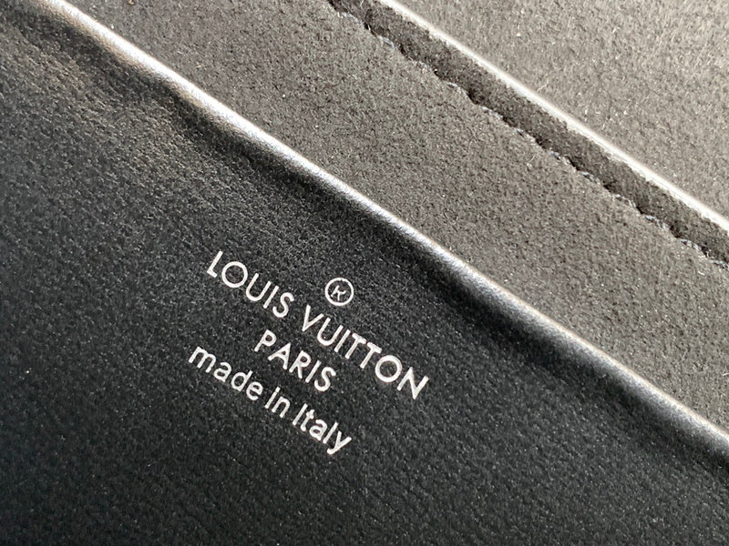 LOV - Luxurious Totes - 1911