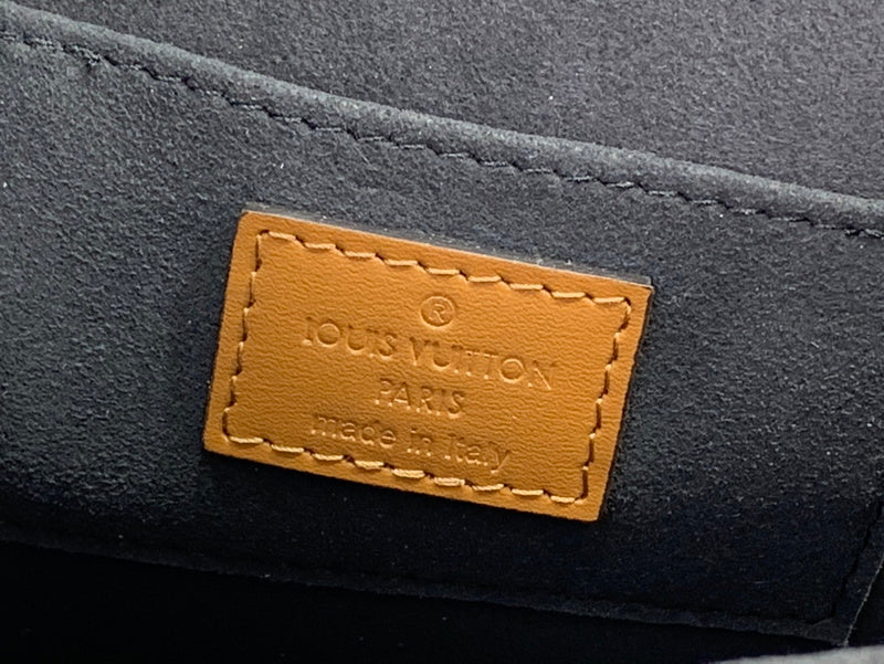 LOV - Luxurious Totes - 496