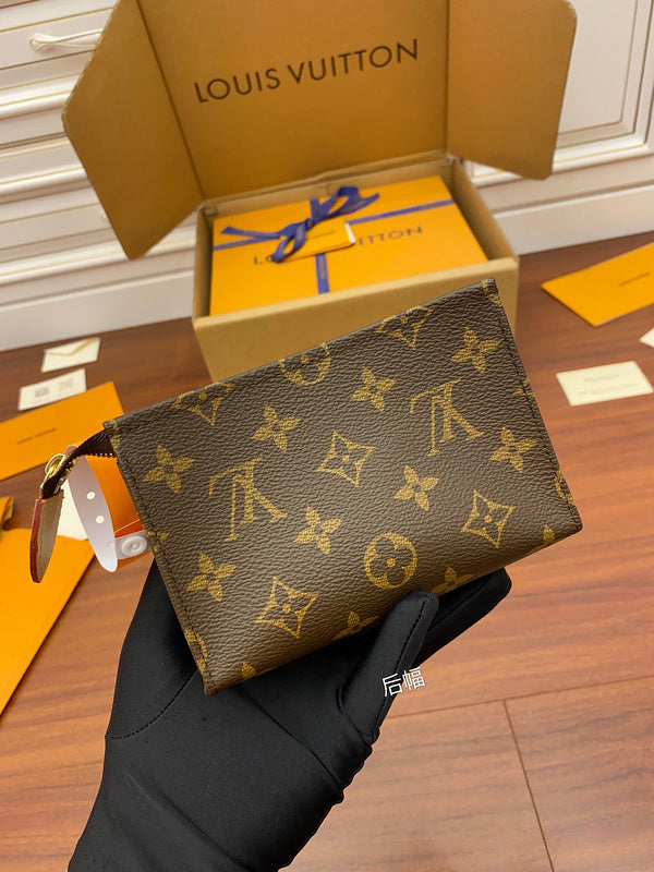 LOV - Luxurious Totes - 2155