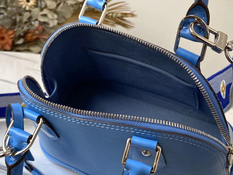 LOV - Luxurious Totes - 2387