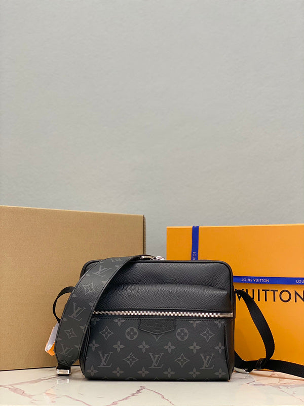 LOV - Luxurious Totes - 1099