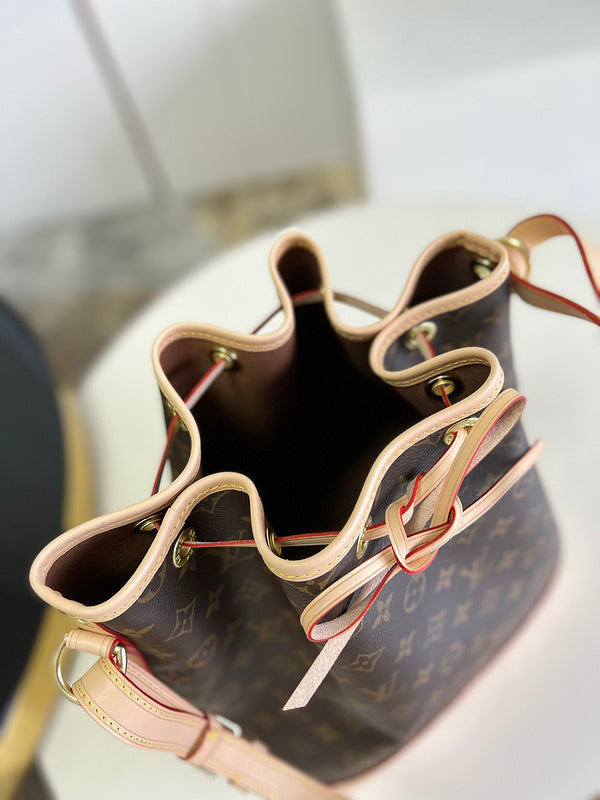 LOV - Luxurious Totes - 2007