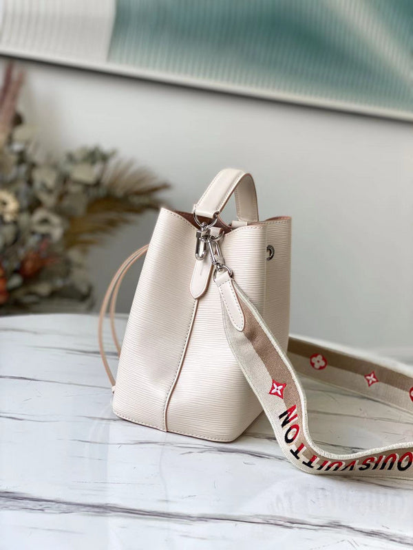 LOV - Luxurious Totes - 2389