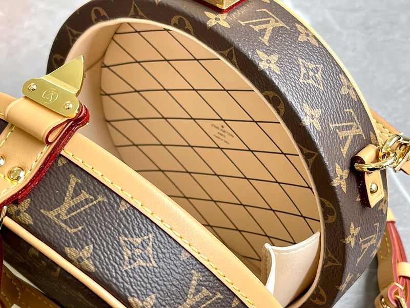 LOV - Luxurious Totes - 2074