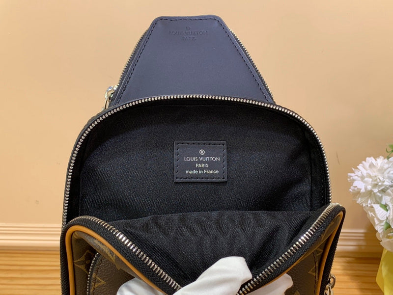 LOV - Luxurious Totes - 057
