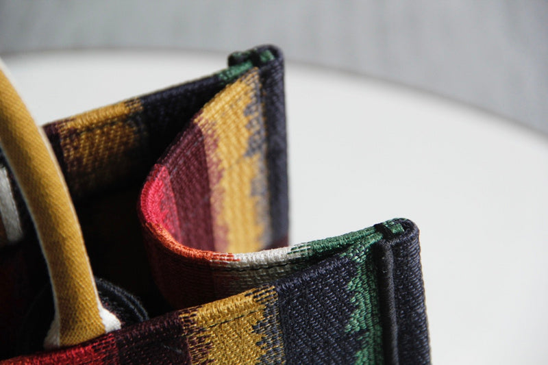 Luxurious Totes - Latest - 6534