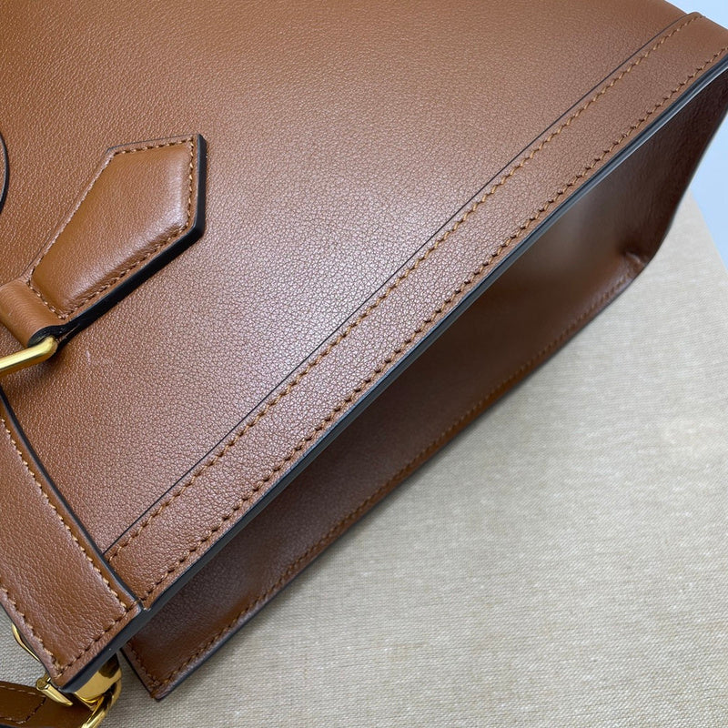 GUI - Luxurious Totes - 401