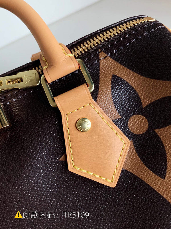 Luxurious Totes - Latest - 9707