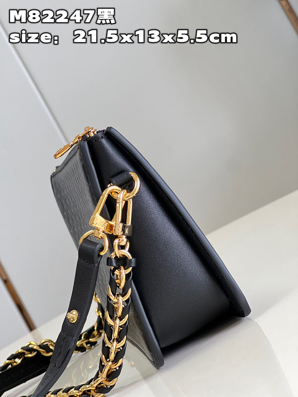 LOV - Luxurious Totes - 562