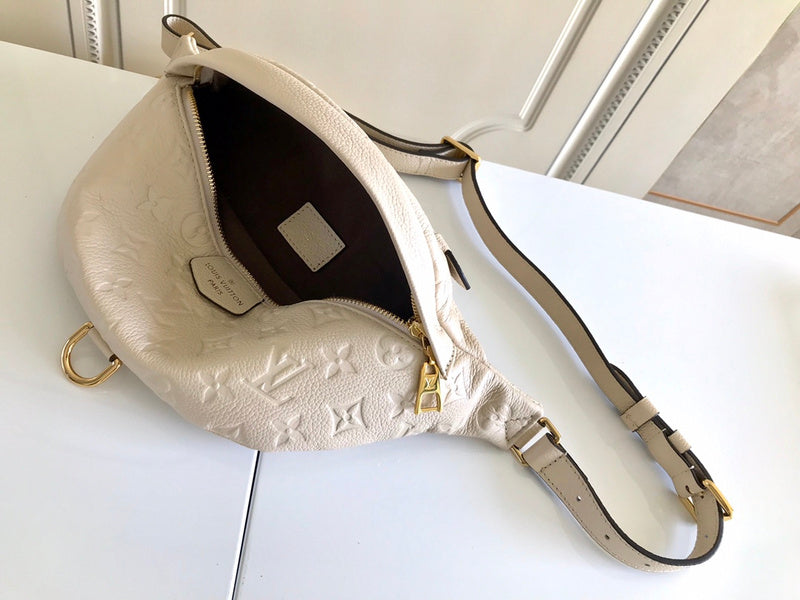LOV - Luxurious Totes - 2443