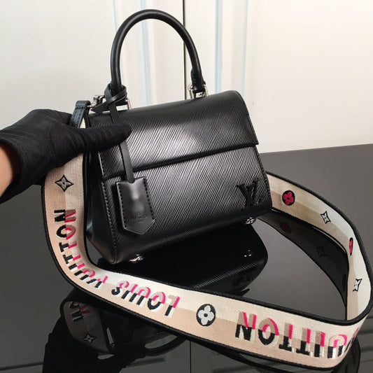LOV - Luxurious Totes - 2100