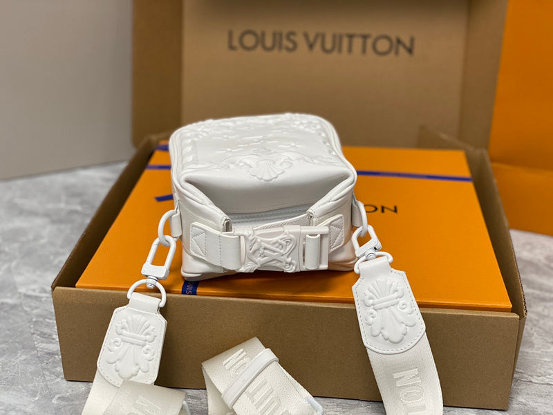 LOV - Luxurious Totes - 335