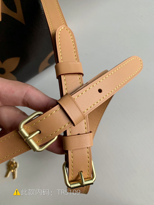 Luxurious Totes - Latest - 9707