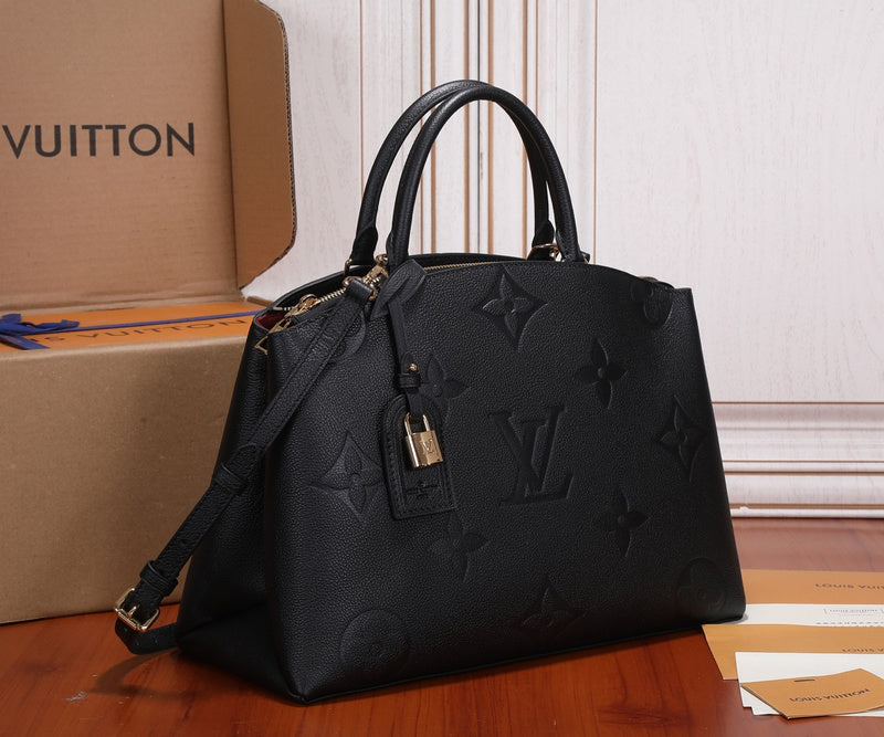 LOV - Luxurious Totes - 1658