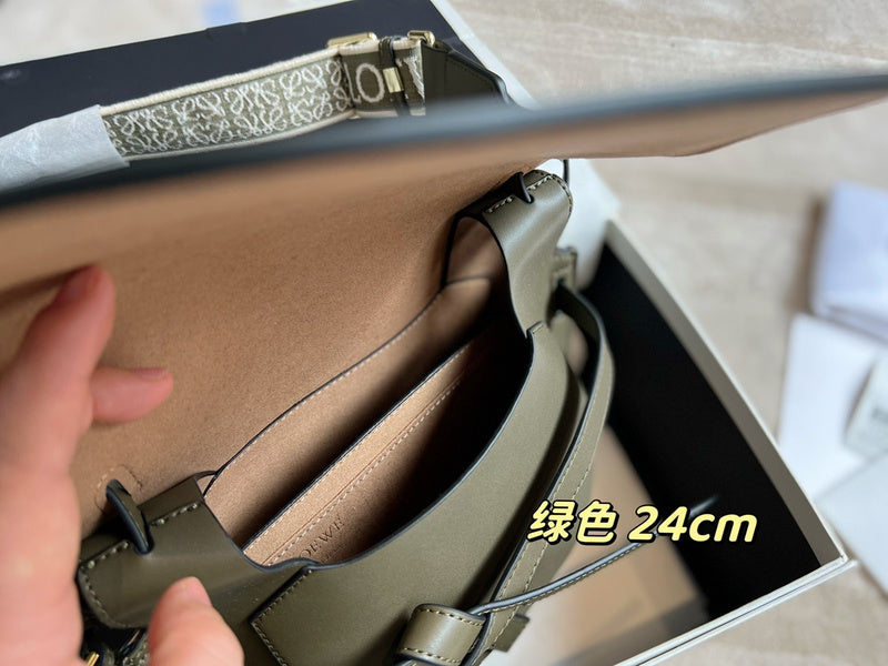 Luxurious Totes - LW-CH Bags - 007