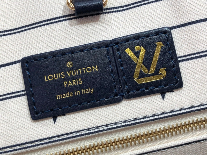 LOV - Luxurious Totes - 1355