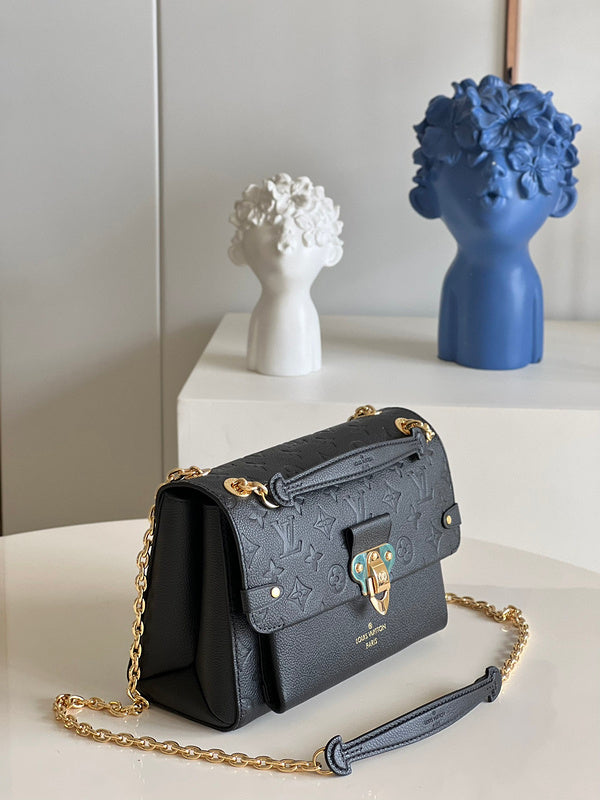 LOV - Luxurious Totes - 1642
