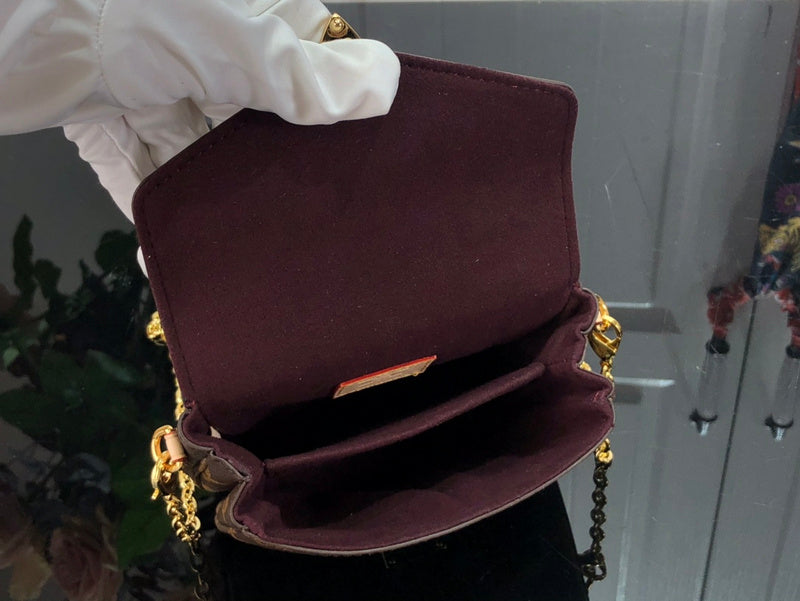 LOV - Luxurious Totes - 1389