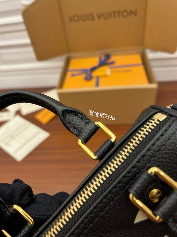 LOV - Luxurious Totes - 1057