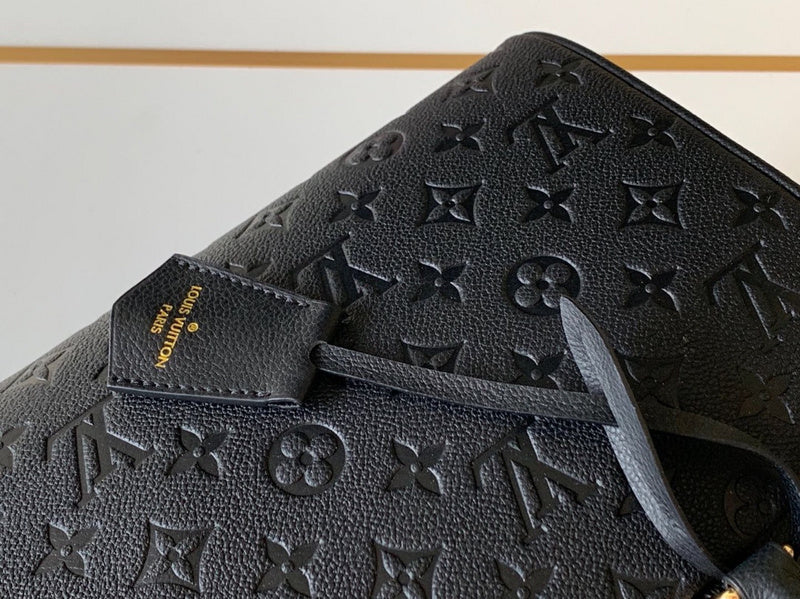 LOV - Luxurious Totes - 071