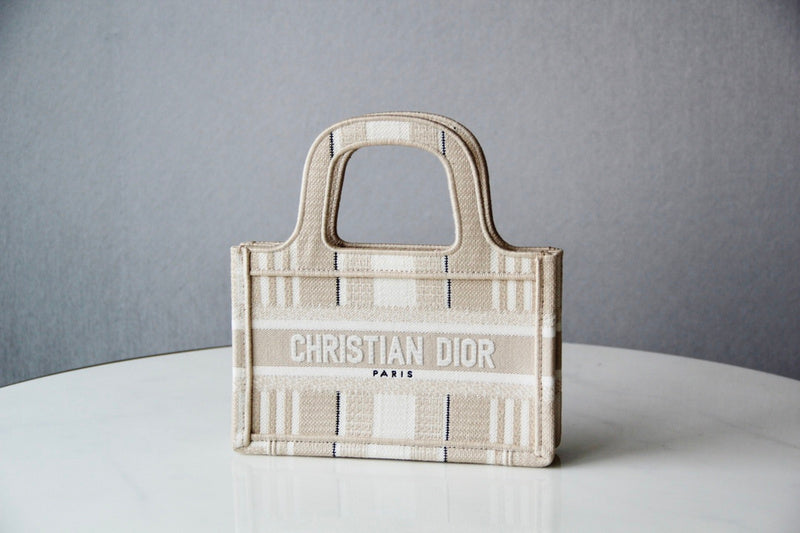 Luxurious Totes - Latest - 6523