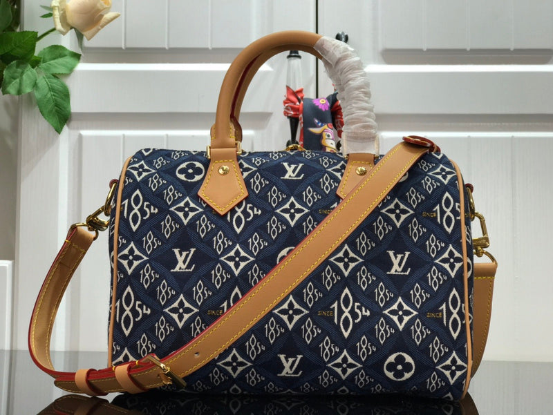 LOV - Luxurious Totes - 2495