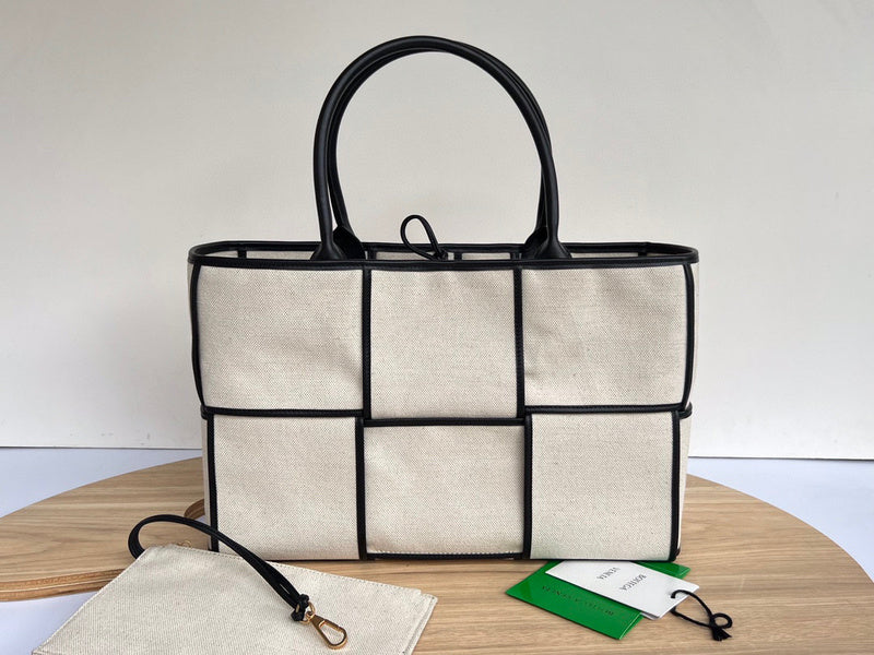 Luxurious-Totes - BV Bags - 2588