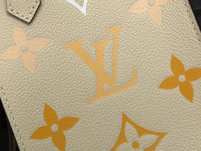 LOV - Luxurious Totes - 2475