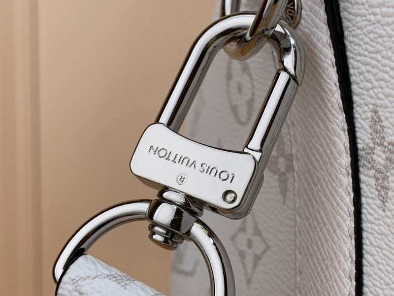 LOV - Luxurious Totes - 282