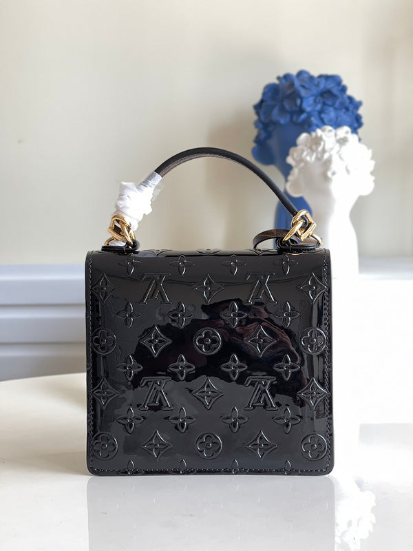 LOV - Luxurious Totes - 2226