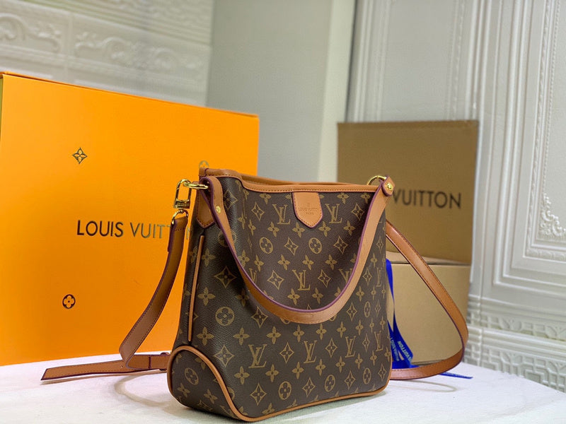 LOV - Luxurious Totes - 2351