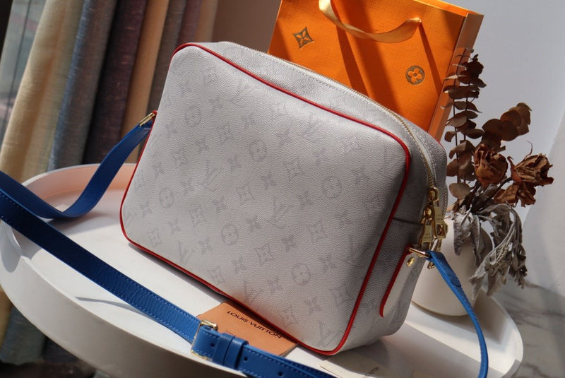 LOV - Luxurious Totes - 2582