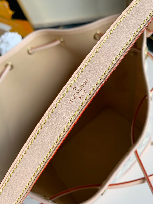 LOV - Luxurious Totes - 2194