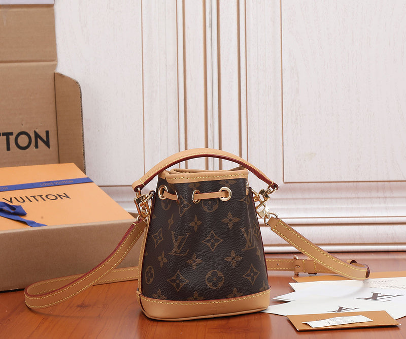 LOV - Luxurious Totes - 1661
