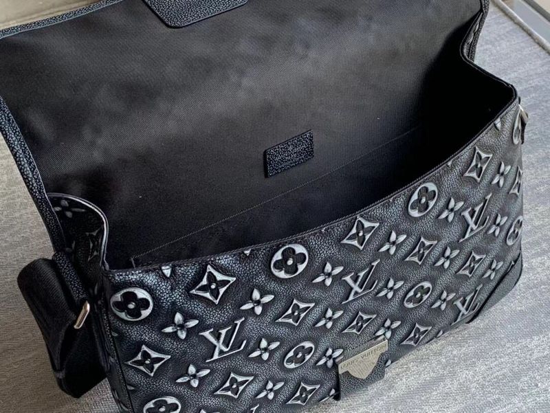 LOV - Luxurious Totes - 778