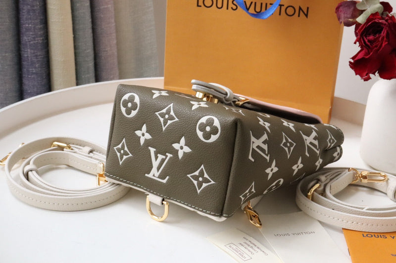 LOV - Luxurious Totes - 1680