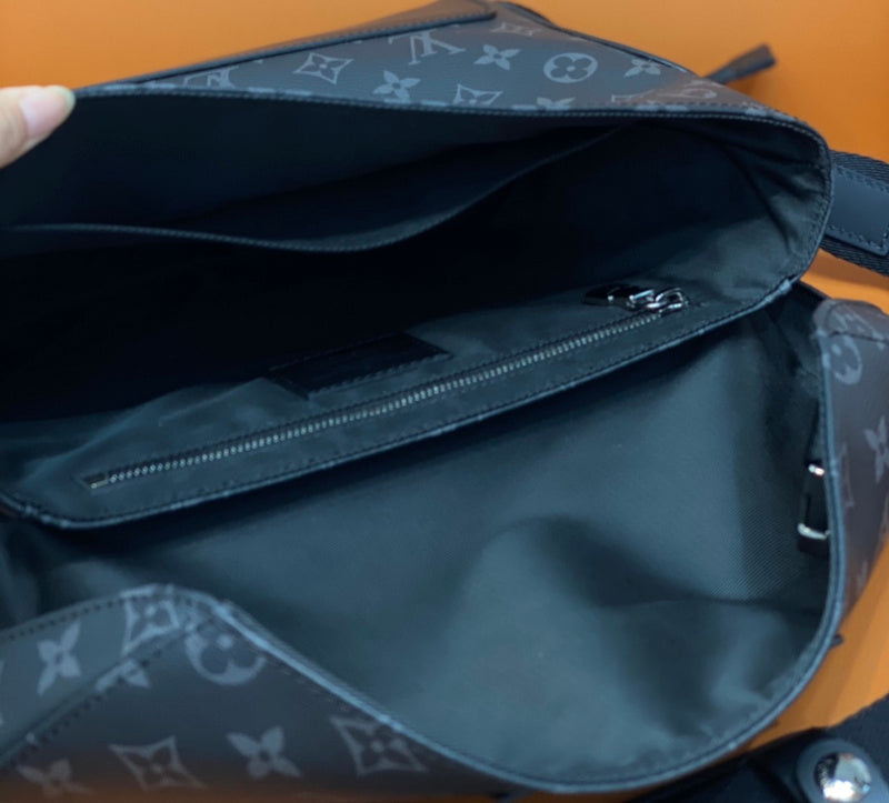 LOV - Luxurious Totes - 1098