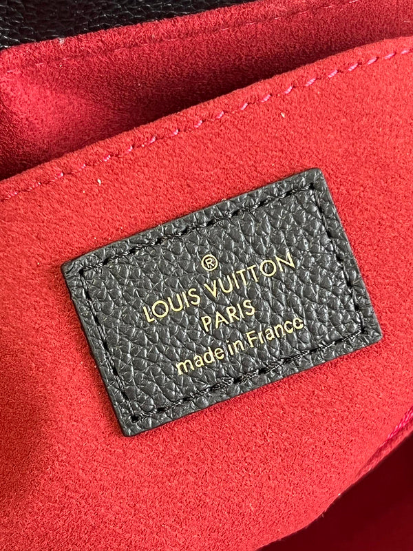 LOV - Luxurious Totes - 1605