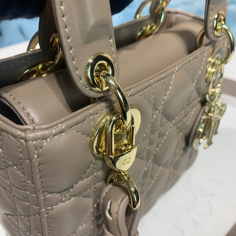 Luxurious Totes - Latest - 6332
