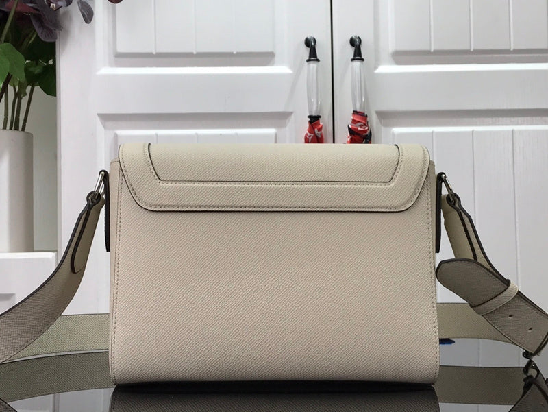 LOV - Luxurious Totes - 2202