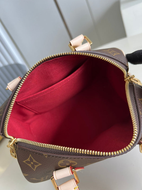 LOV - Luxurious Totes - 2203