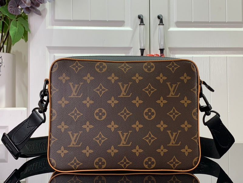 LOV - Luxurious Totes - 094