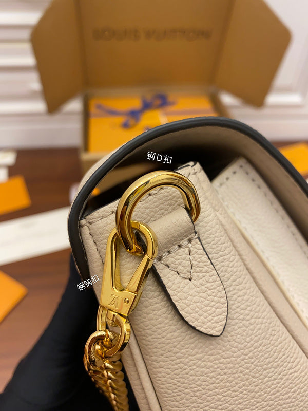 LOV - Luxurious Totes - 2091